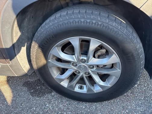 2019 Hyundai SANTA FE SEL 2.4