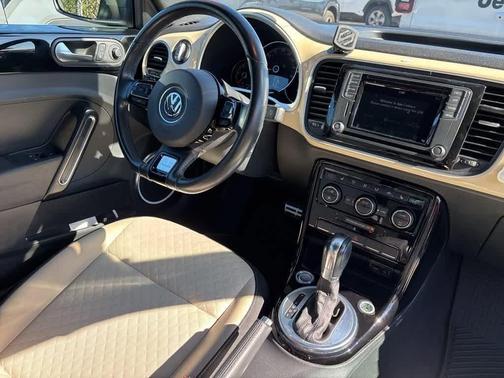 2019 Volkswagen Beetle 2.0T SE