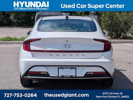 Quartz White 2022 Hyundai SONATA SE