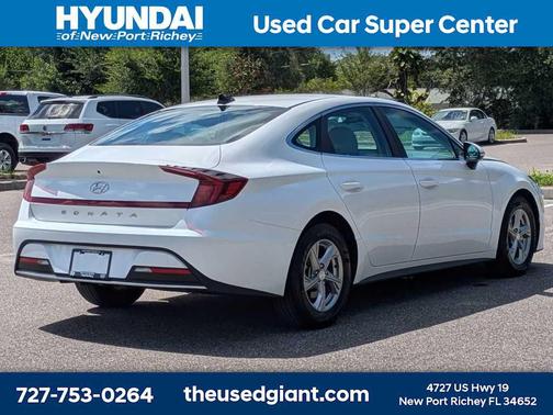 Quartz White 2022 Hyundai SONATA SE