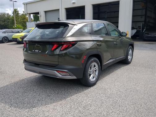 2026 Hyundai TUCSON SE