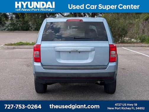 Winter Chill Pearlcoat 2014 Jeep Patriot Sport