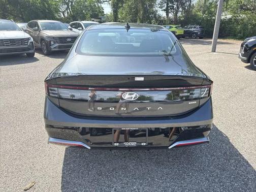 2025 Hyundai SONATA Hybrid SE