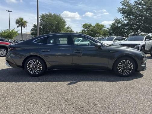 2025 Hyundai SONATA Hybrid SE