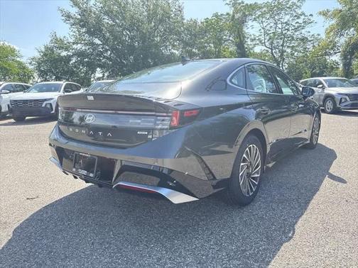 2025 Hyundai SONATA Hybrid SE