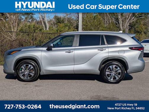 2024 Toyota Highlander LE