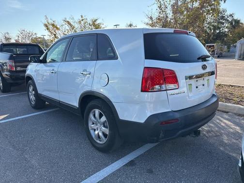 2011 Kia Sorento LX