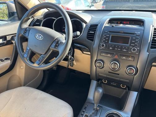 2011 Kia Sorento LX