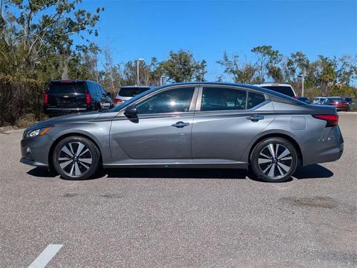 2021 Nissan Altima 2.5 SV