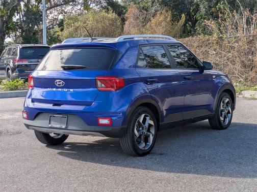 2023 Hyundai VENUE SEL