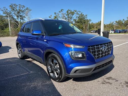 2023 Hyundai VENUE SEL
