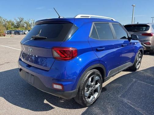 2023 Hyundai VENUE SEL