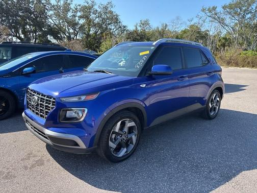 2023 Hyundai VENUE SEL