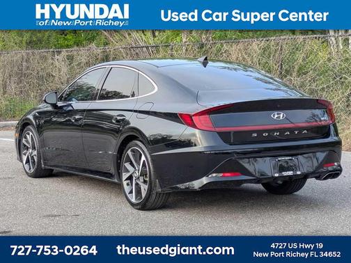Phantom Black 2021 Hyundai SONATA SEL Plus