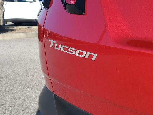 Ultimate Red 2026 Hyundai TUCSON SE
