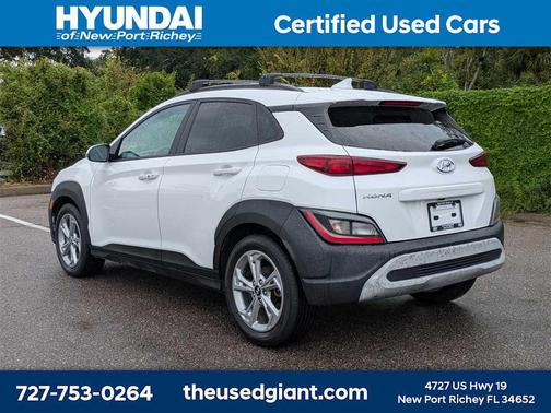 2022 Hyundai KONA SEL