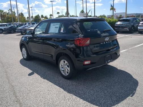 2026 Hyundai VENUE SE