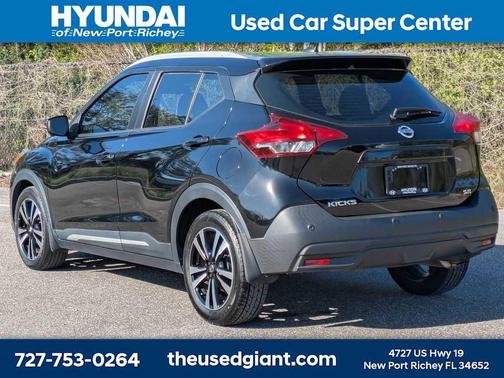 2020 Nissan Kicks SR