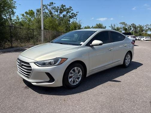 2018 Hyundai ELANTRA SE