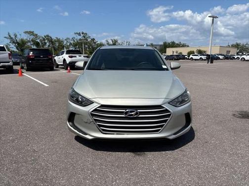 2018 Hyundai ELANTRA SE