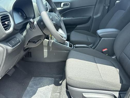 2025 Hyundai VENUE SE