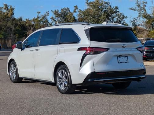 2022 Toyota Sienna Limited