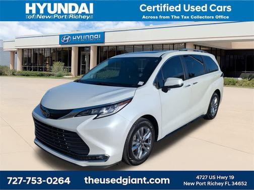 2022 Toyota Sienna Limited