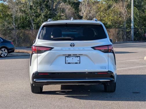 2022 Toyota Sienna Limited