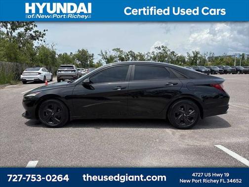 2023 Hyundai ELANTRA SEL