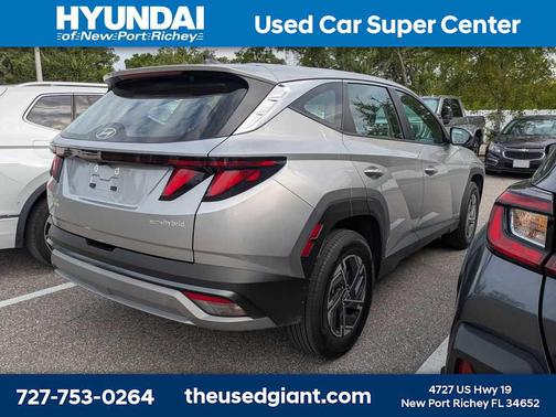 Shimmering Silver 2026 Hyundai TUCSON Hybrid Blue SE