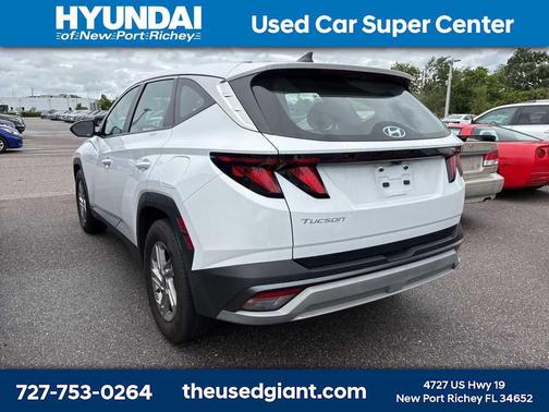 2025 Hyundai TUCSON SE