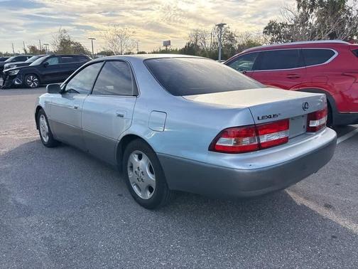 2000 Lexus ES 300 Base