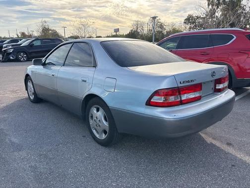 2000 Lexus ES 300 Base
