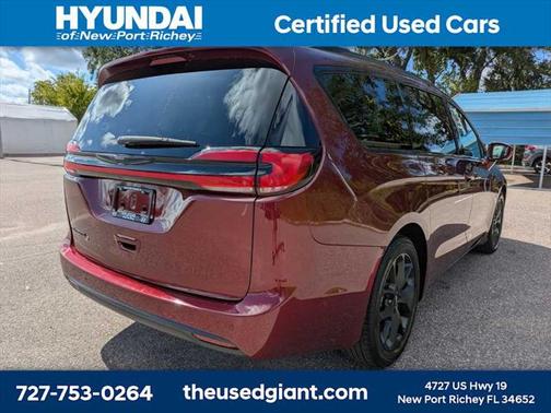 2021 Chrysler Pacifica Touring L