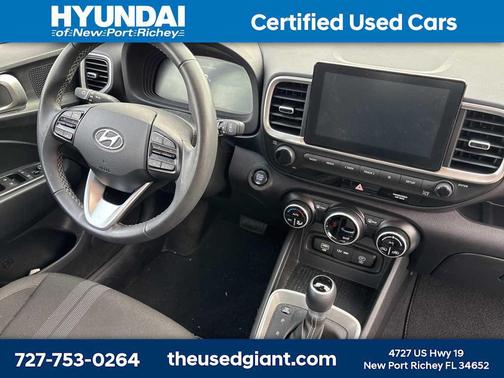 2024 Hyundai VENUE SEL