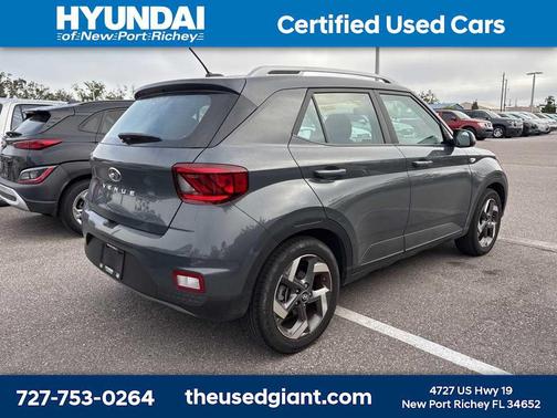 2024 Hyundai VENUE SEL