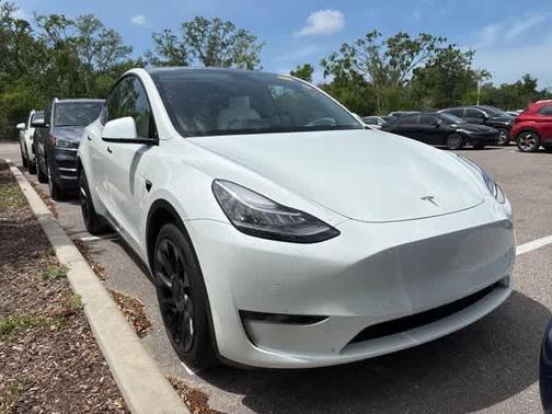 2022 Tesla Model Y Long Range Dual Motor All-Wheel Drive