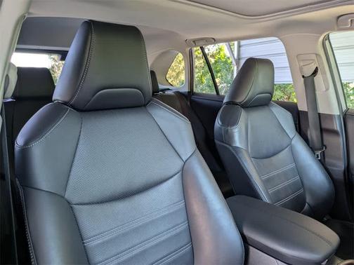 2019 Toyota RAV4 Hybrid SE