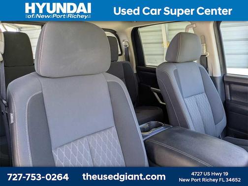 2021 Nissan Titan SV