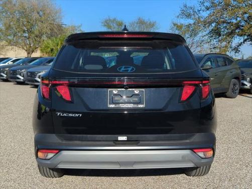 2025 Hyundai TUCSON SE