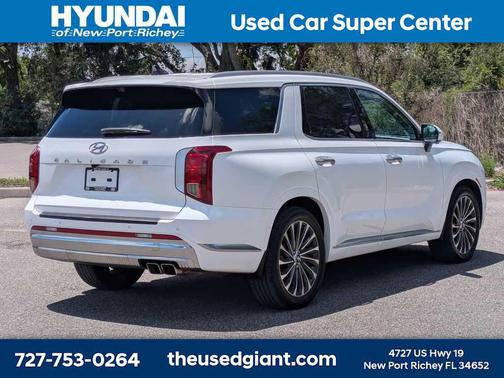 Hyper White 2023 Hyundai PALISADE Calligraphy