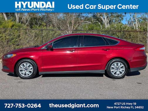 2013 Ford Fusion S