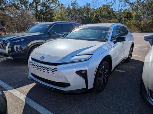 2025 Toyota Crown Signia XLE