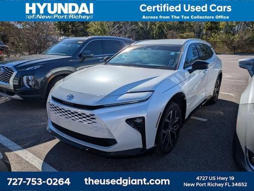 2025 Toyota Crown Signia XLE