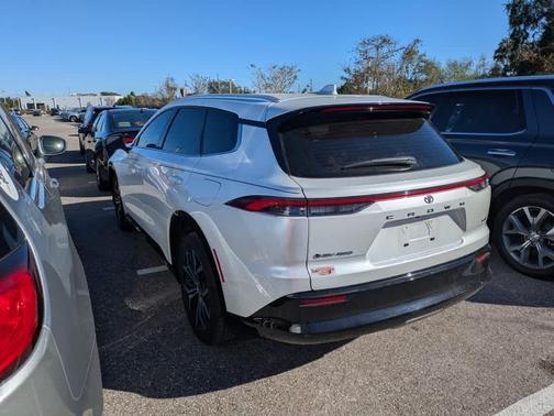 2025 Toyota Crown Signia XLE