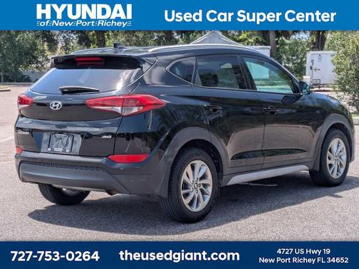 Black Noir Pearl 2017 Hyundai TUCSON SE Plus