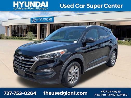 Black Noir Pearl 2017 Hyundai TUCSON SE Plus