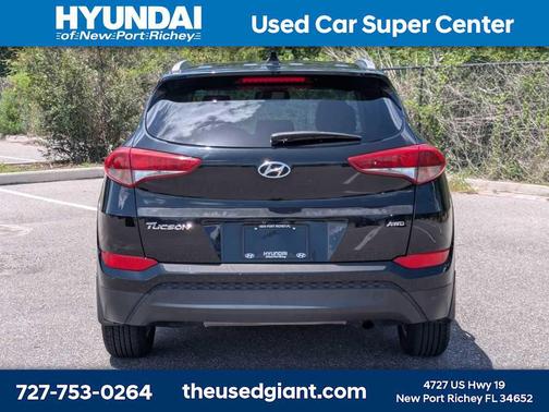 Black Noir Pearl 2017 Hyundai TUCSON SE Plus