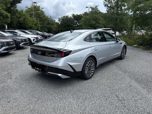 2025 Hyundai SONATA Hybrid SE