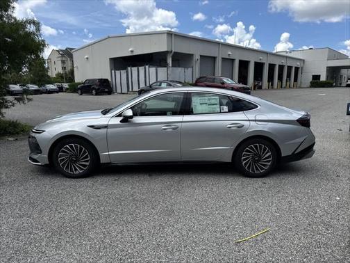 2025 Hyundai SONATA Hybrid SE